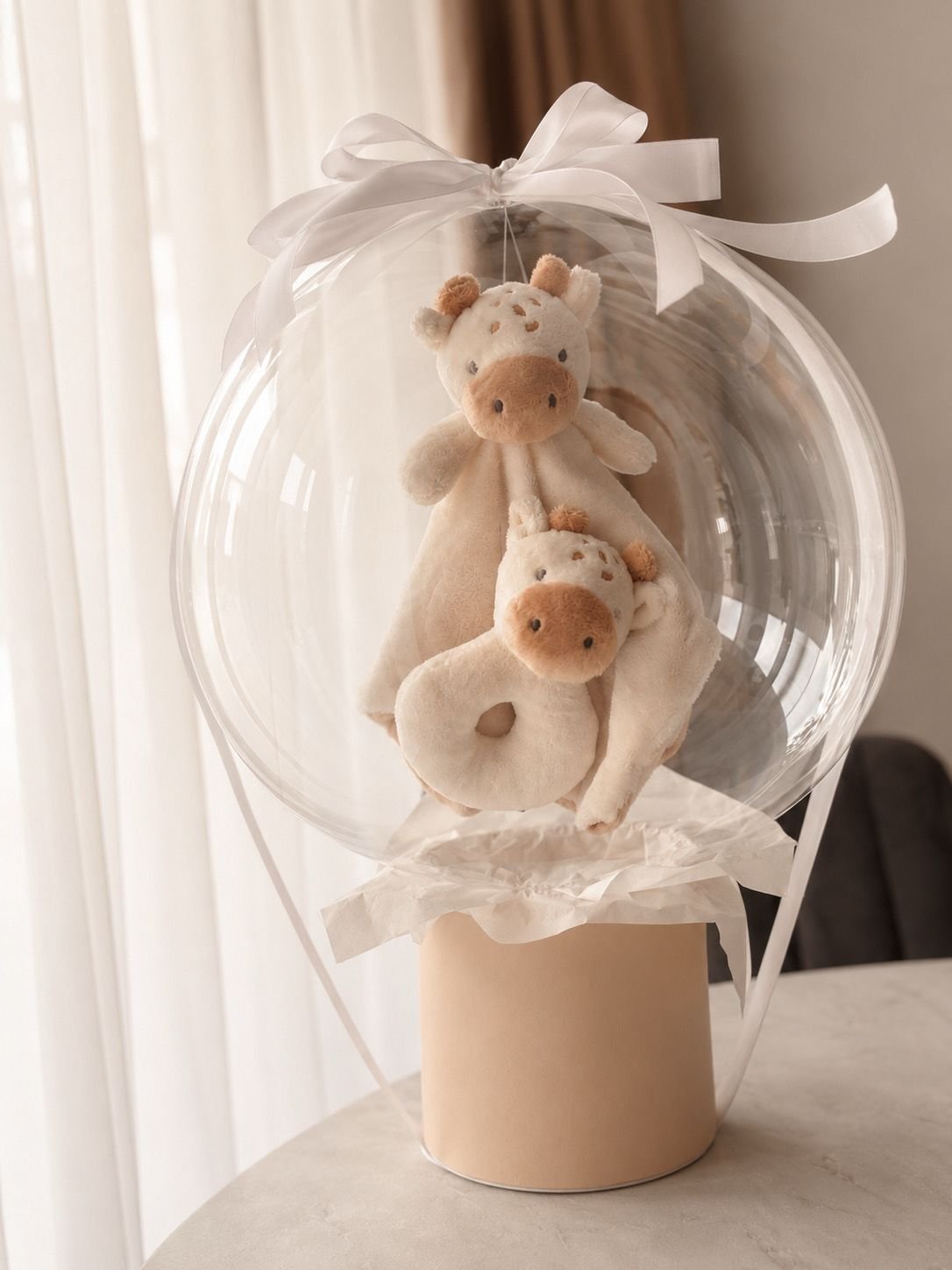 Dovana balione naujagimiui - Linksmosios žirafos Balloon gift for a newborn - Cheerful giraffes