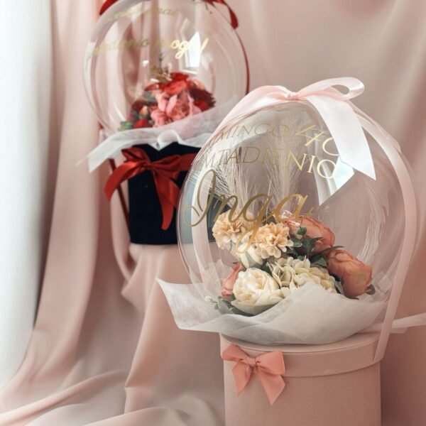 Gift in a balloon - Delicate flowers